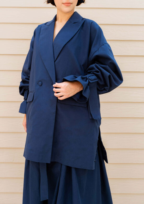 dark blue blazer made from organic and recycled cotton