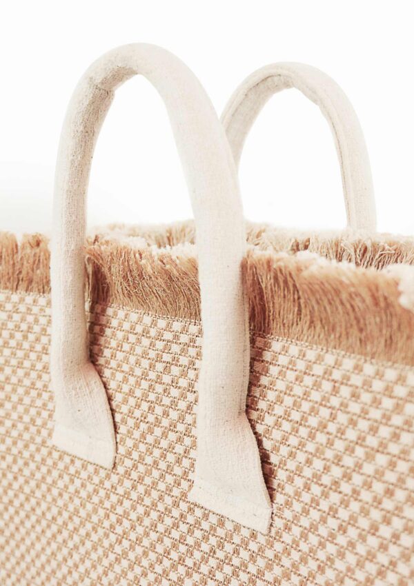 Handles of Maritimus shopper bag made from sustainable materials