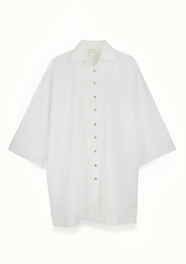 White cotton shirt with medium sleeves - front