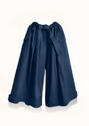 Oversized dark blue trousers made from sustainable cotton - front